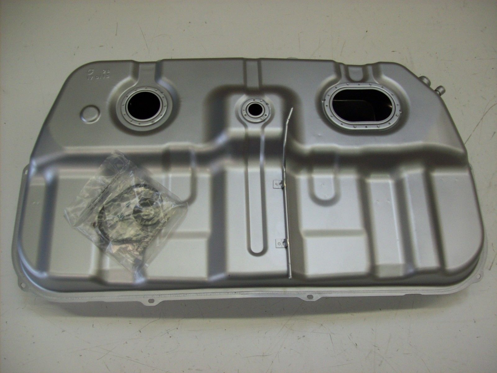 Benzintank Dieseltank Kraftstofftank Tank passend für Hyundai Santa Fe Bj. 00-06