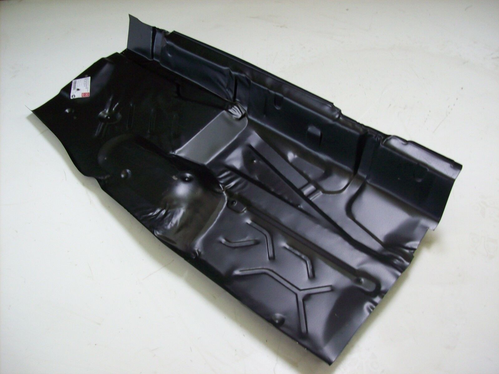 Bodenblech Karosserieboden kpl. rechts passend für Mercedes W123 Limousine Coupe Bj. 76-85