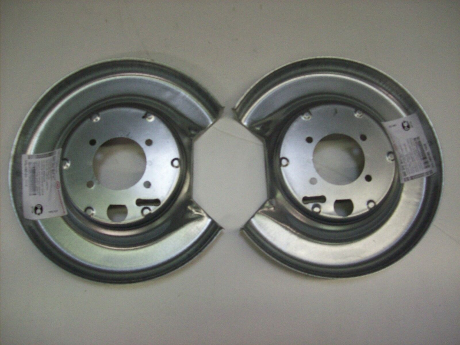 Ankerblech Spritzblech Hitzeschutzblech Satz hinten passend für Volvo 140 Bj. 69-74