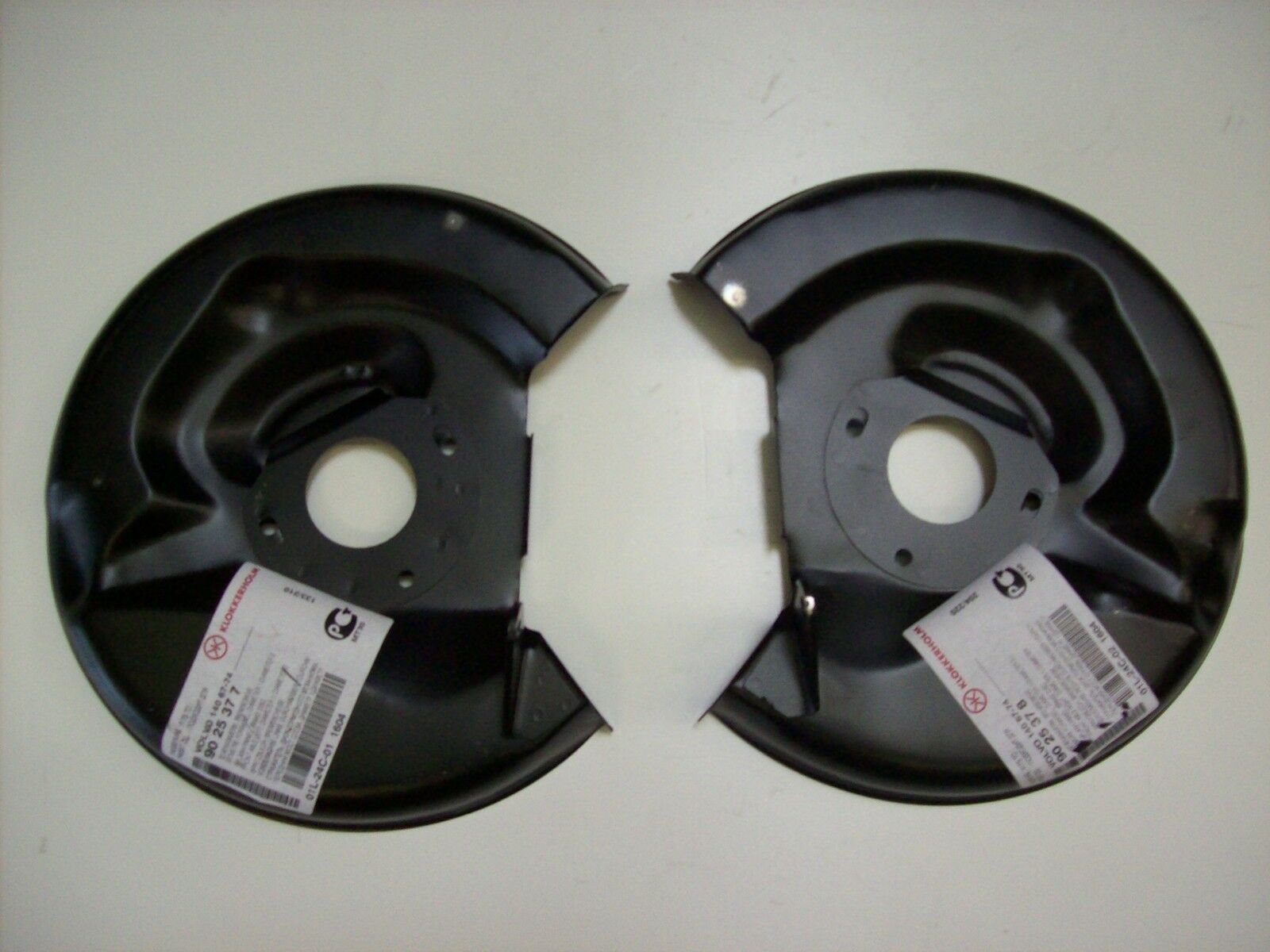 Ankerblech Spritzblech Hitzeschutzblech Satz vorne passend für Volvo 140 Bj. 69-74