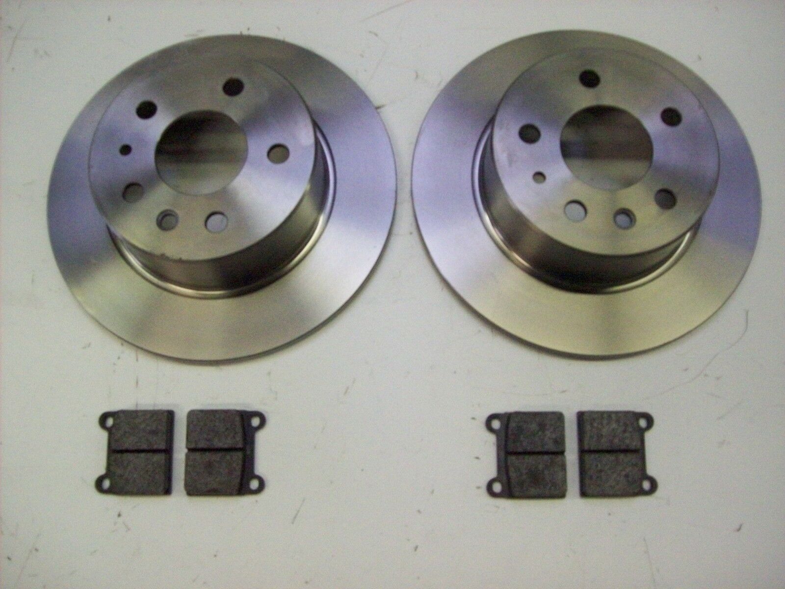 Satz Bremsscheiben +Klötze hinten 71 passend für Mercedes R107 W 107 280 300 350 450SL SLC 