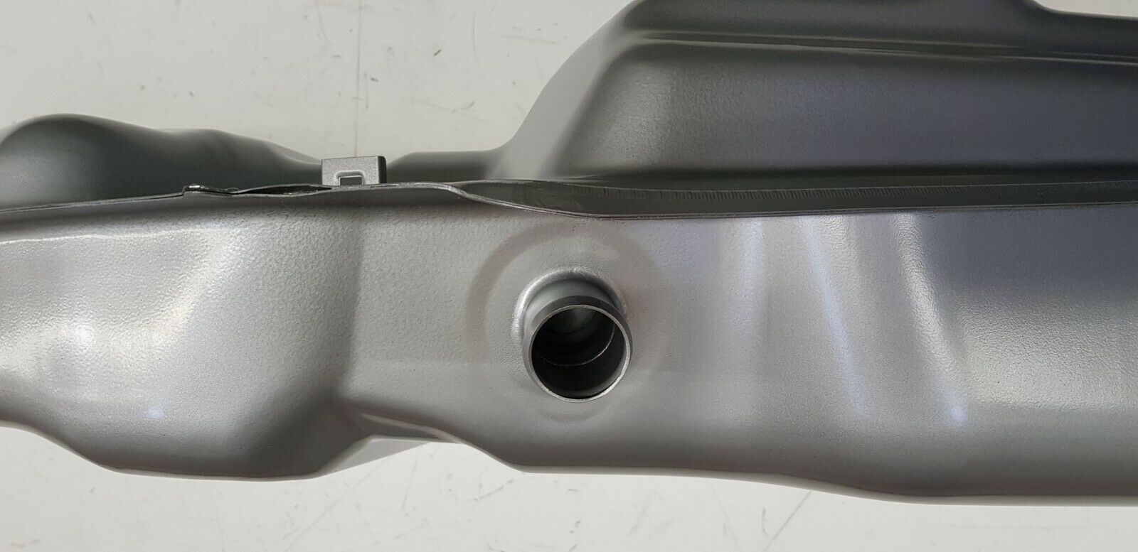 Benzin Tank Benzintank Kraftstofftank *Neuware* passend für Toyota RAV4 III Bj. 05-