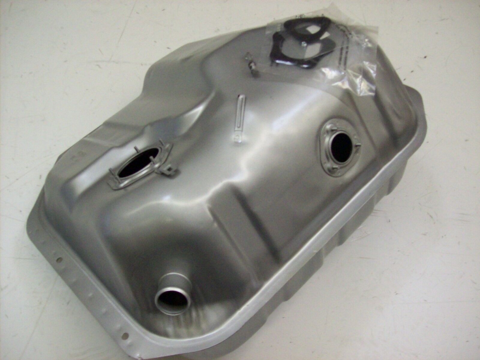 Dieseltank Kraftstofftank passend für Mitsubishi L300 van Bj. 88-
