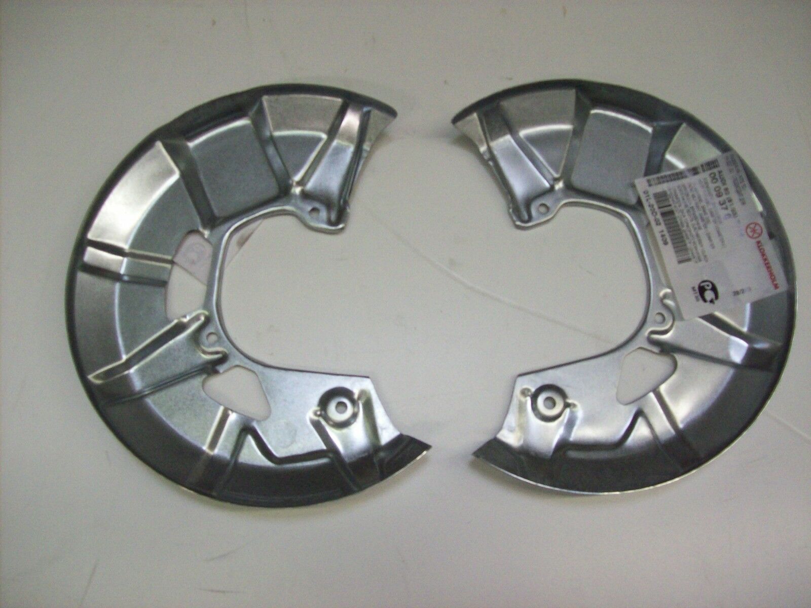 Ankerblech Spritzblech Hitzeschutzblech Satz vorne passend für VW Passat I + II Bj. 73-80