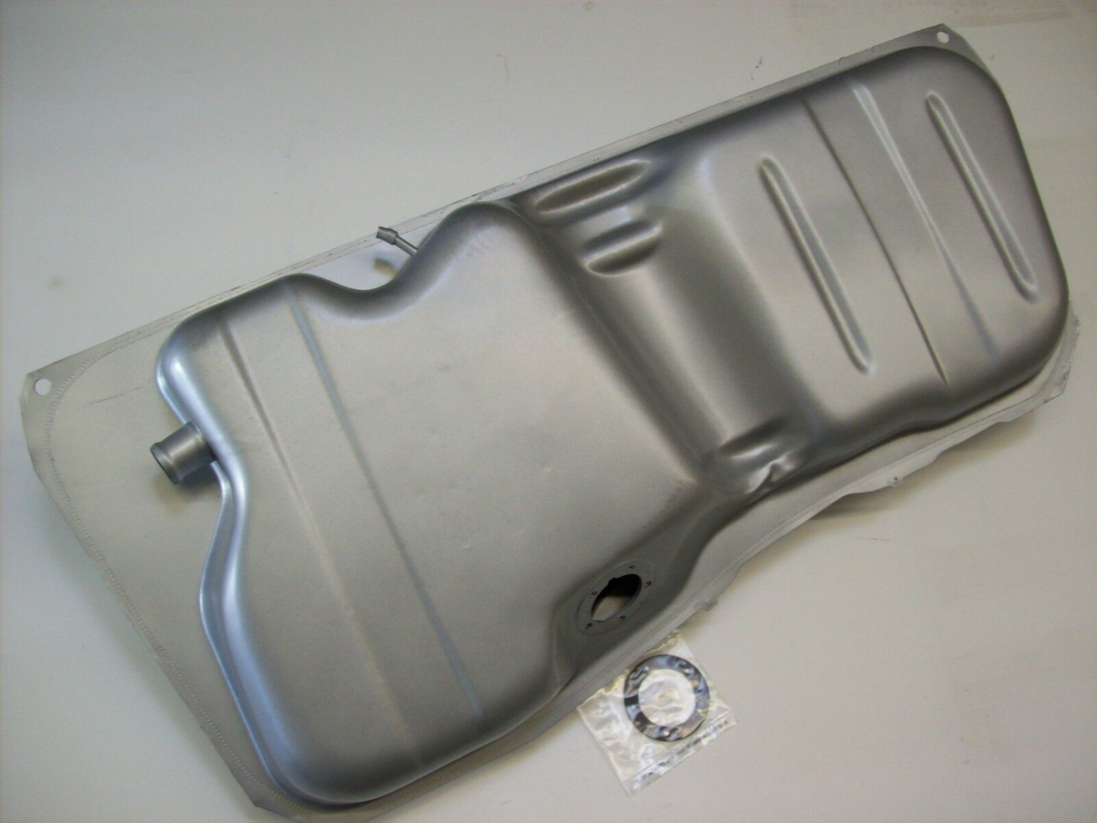 Benzintank Kraftstofftank Tank passend für Opel Corsa A 1,4S 1,6S Einspritzer