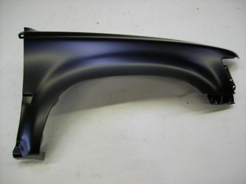 Kotflügel vorne rechts  passend für Toyota Hi-Lux + VW Taro (4x4) Bj. 89-98 