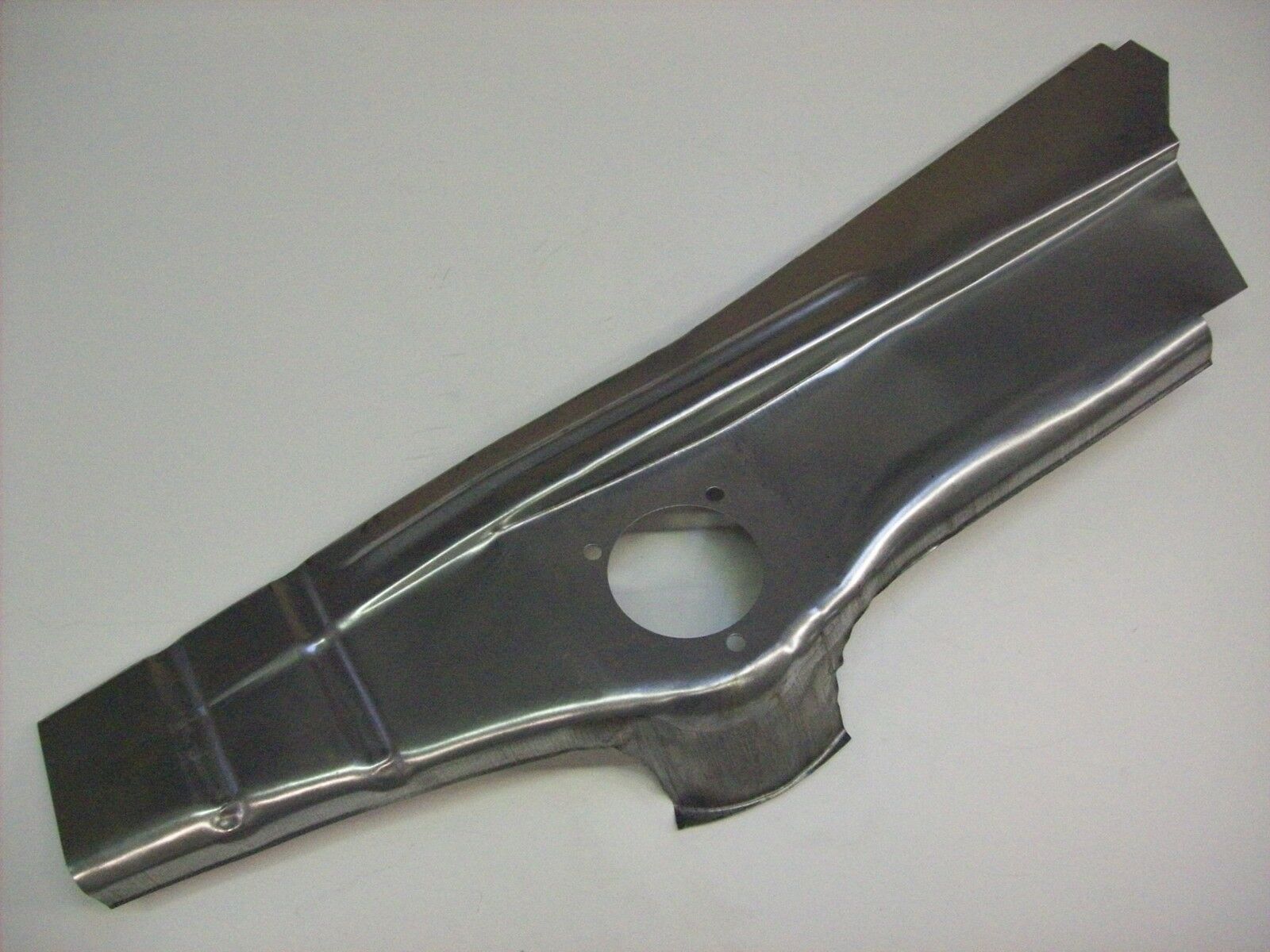 Federbeinblech Federbeinumrandung vorne rechts groß passend für BMW 1502 - 2002 E10 E6 