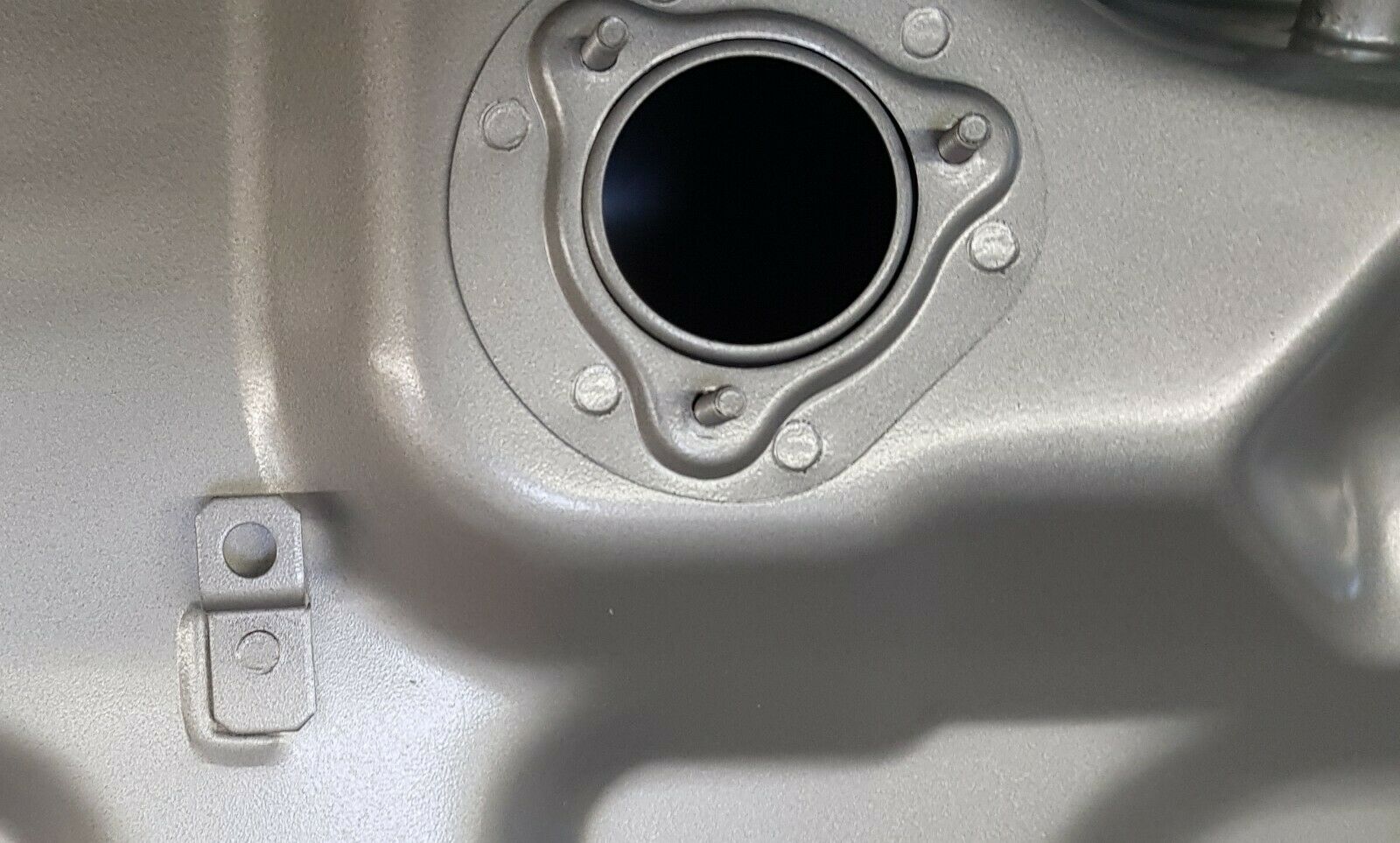 Tank Benzintank Kraftstofftank passend für Mitsubishi Lancer CS Bj. 03