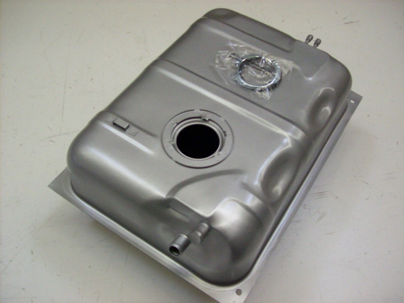 Tank Benzintank Kraftstofftank 57L passend für Jeep Wrangler YJ Bj. 87-95