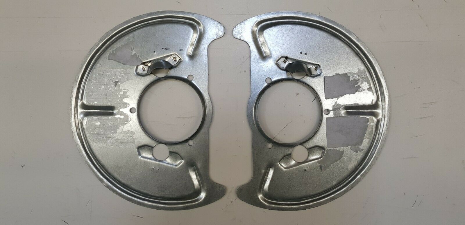 Spritzblech Bremsstaubblech Ankerblech Satz vorne passend für VW Bus T3 Bj. 85-92