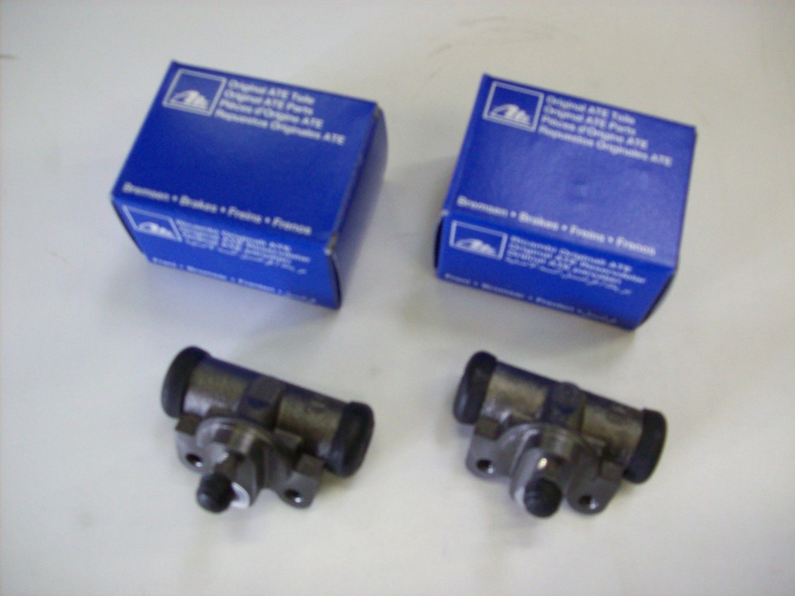 Satz Radbremszylinder hinten passend für Mercedes W110 W111 + Coupe 63-68