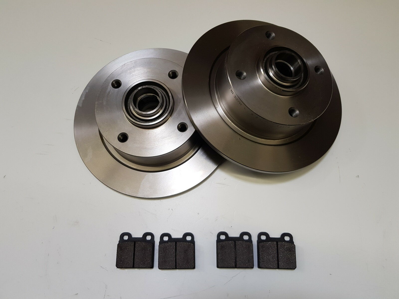 Bremsscheiben Klötze vorne Bj. 68 passend für VW Karmann Ghia Typ 14 