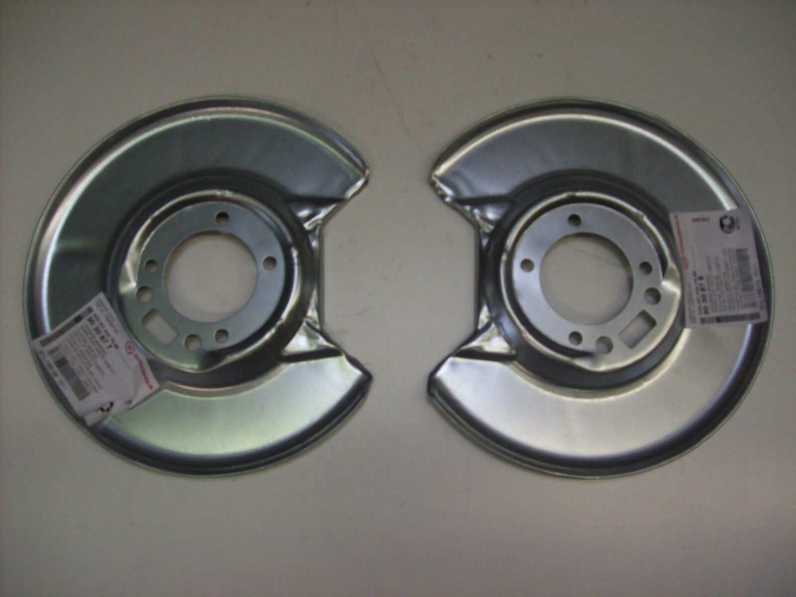 Ankerblech Spritzblech Hitzeschutzblech Satz hinten passend für Volvo 240 Bj. 75-93