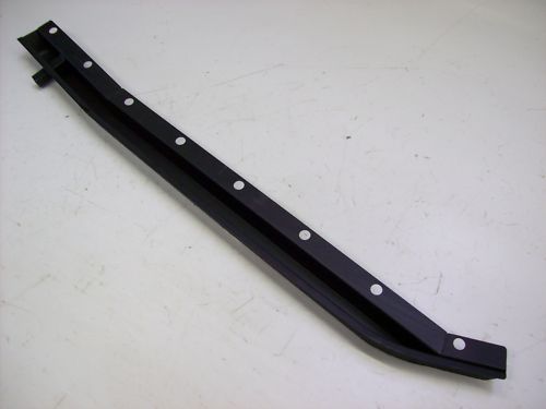 Cabriounterholm rechts passend für VW Käfer 1303 1302 Cabrio Bj. 70-79