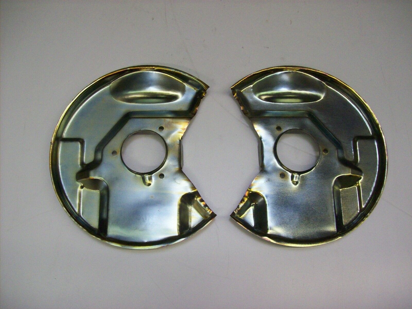 Ankerblech Spritzblech Hitzeschutzblech Satz vorne passend für Ford Taunus Bj. 76-83