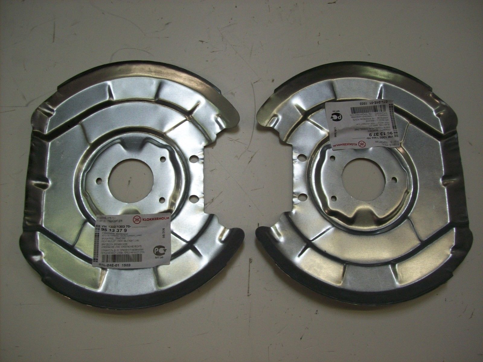 Ankerblech Spritzblech Hitzeschutzblech Satz vorne passend für VW Käfer 1302 1303 Bj. 70-79