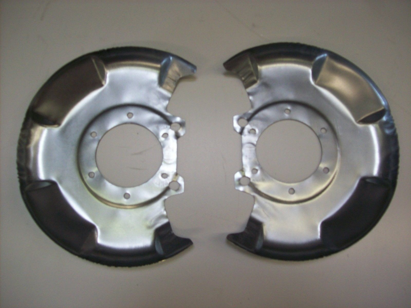 Ankerblech Spritzblech Hitzeschutzblech Satz vorne passend für VW Golf 1 Cabrio Bj. 79-93